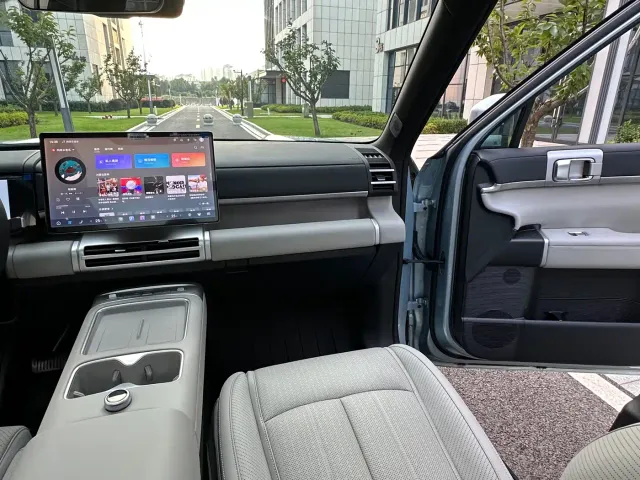 BYD FangChengBao Titanium 7 — Фото автомобиля 12