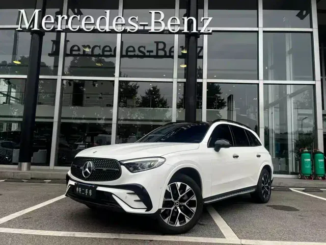 Фотография автомобиля — Mercedes-Benz GLC-Class