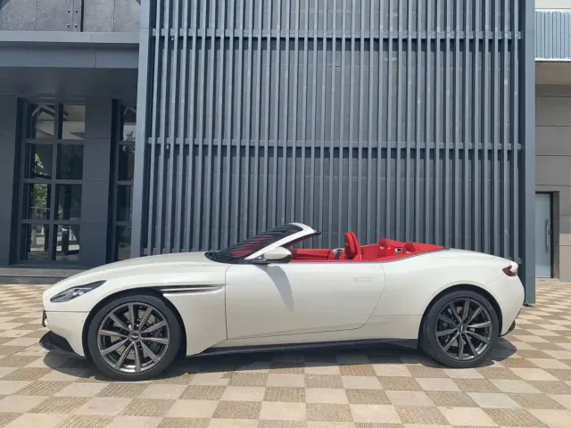 Aston Martin DB11 — Фото автомобиля 2