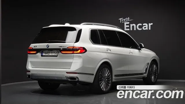BMW X7 — Фото автомобиля 2