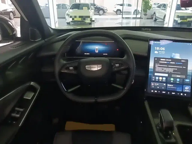 Geely Boyue — Фото автомобиля 10