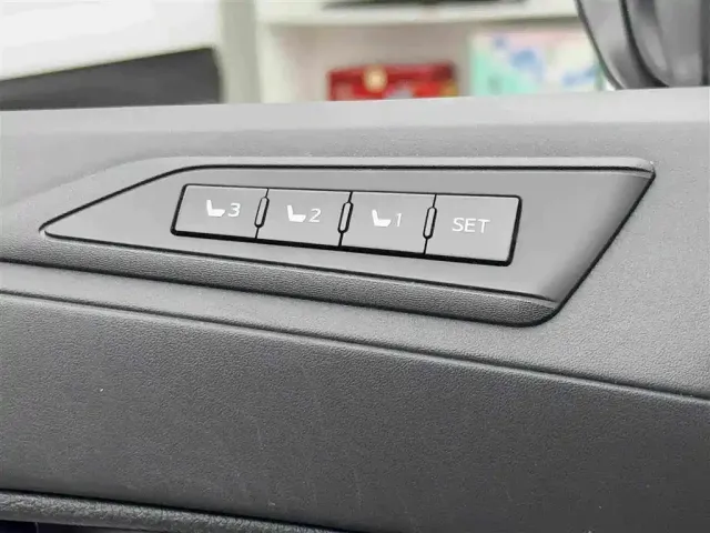 Toyota Vellfire 2021 Crown Hybrid 2.5L HV Supreme Edition — Фото автомобиля 16