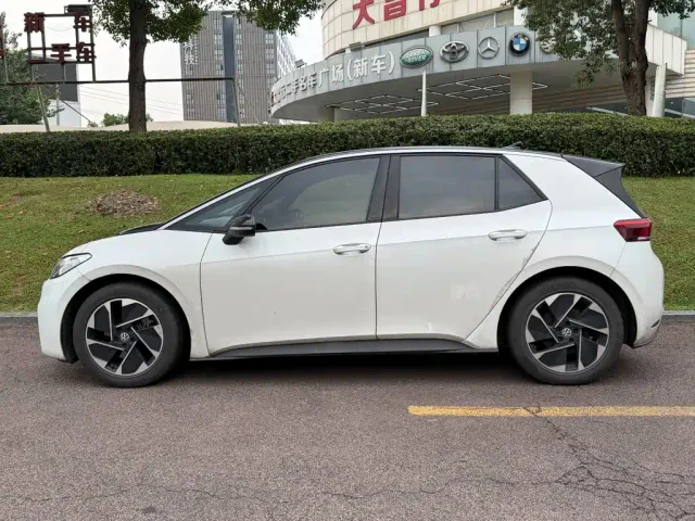 Volkswagen ID.3 — Фото автомобиля 3