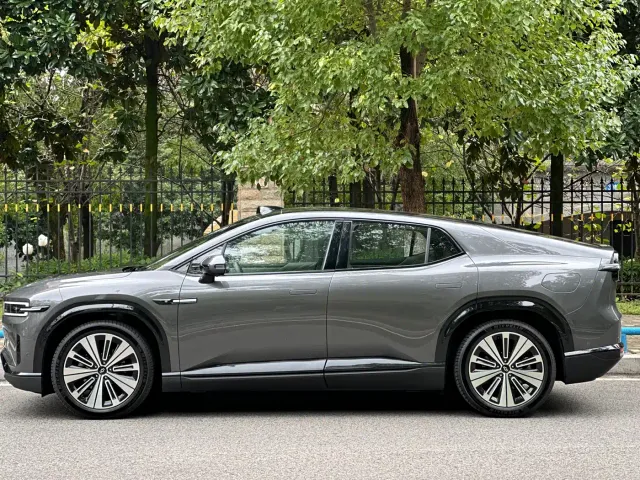 Changan Qiyuan E07 — Фото автомобиля 6