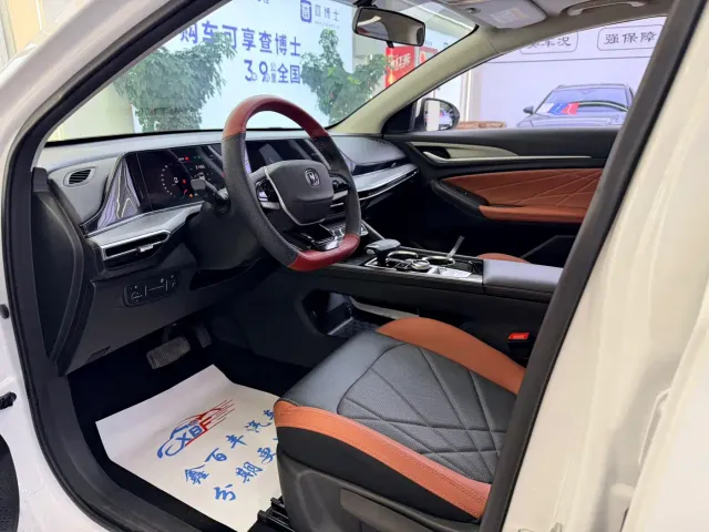 Changan Eado — Фото автомобиля 4