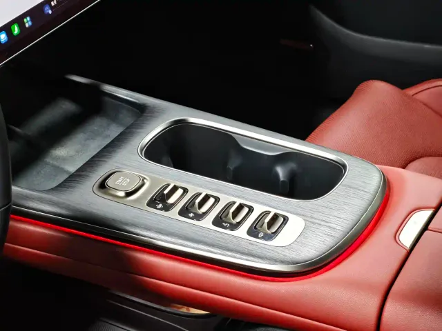 Xiaomi SU7 — Фото автомобиля 17