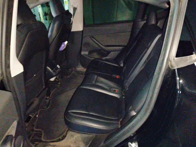 Tesla Model Y — Фото автомобиля 14