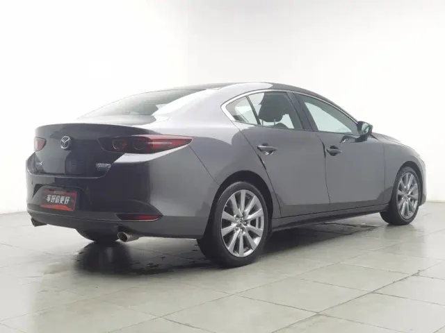 Mazda Axela — Фото автомобиля 2