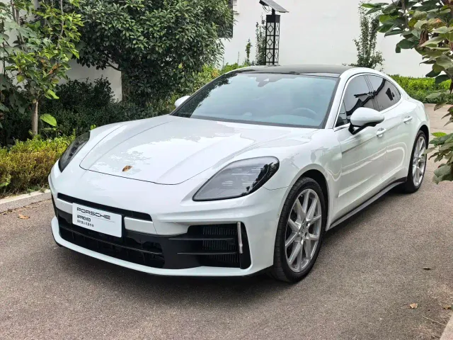 Фотография автомобиля — Porsche Panamera