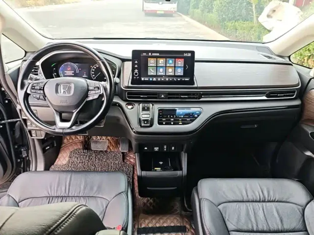 Honda Odyssey — Фото автомобиля 9