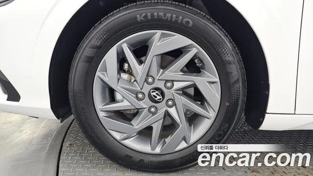 Hyundai Avante CN7 — Фото автомобиля 4