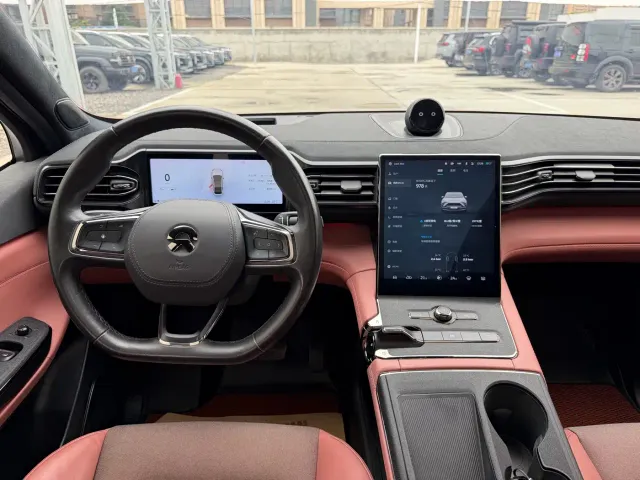 Nio EC6 — Фото автомобиля 10