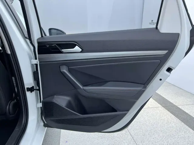 Volkswagen Lavida — Фото автомобиля 15