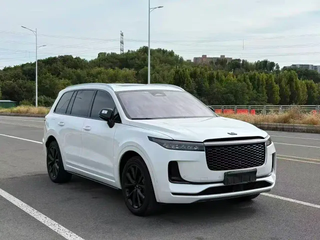 Li Auto ONE — Фото автомобиля 3