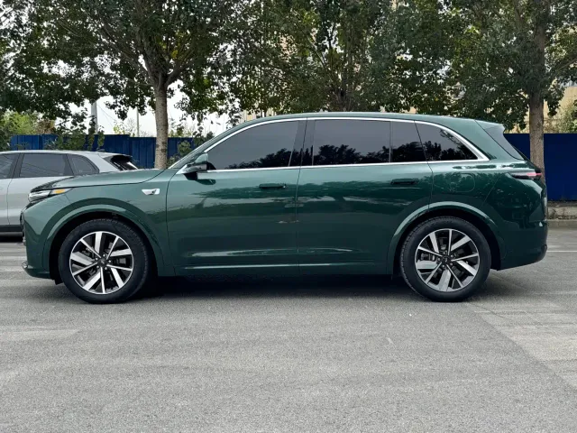 Li Auto L7 — Фото автомобиля 4