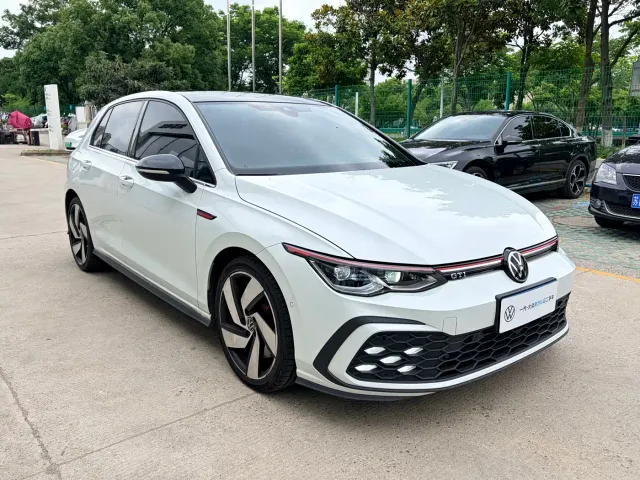 Volkswagen Golf GTI — Фото автомобиля 3