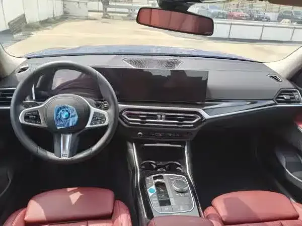 BMW i3 — Фото автомобиля 2