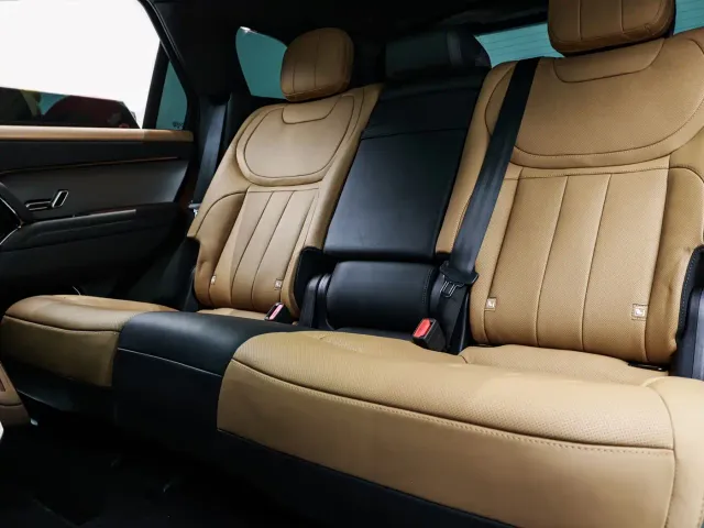 Land Rover Range Rover Sport — Фото автомобиля 12