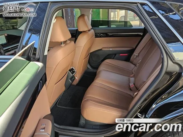 Hyundai Grandeur Grandeur (GN7) 2.5 Бензин 2WD — Фото автомобиля 16
