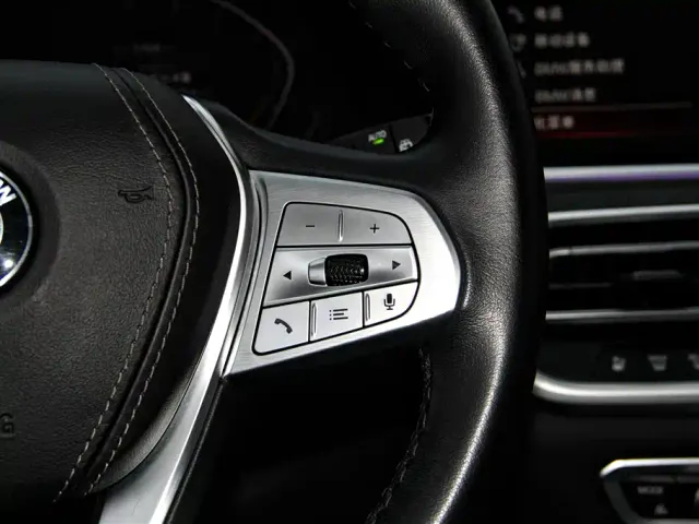 BMW X7 — Фото автомобиля 29