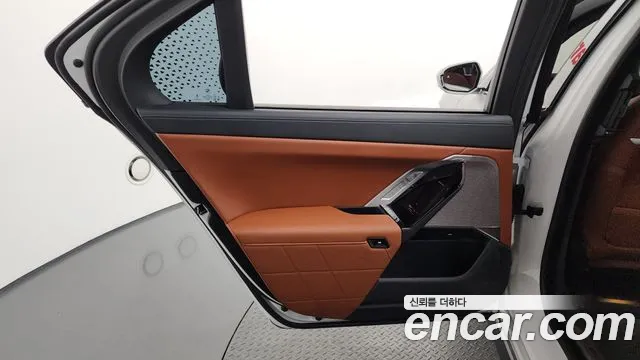 BMW 7-Series — Фото автомобиля 21