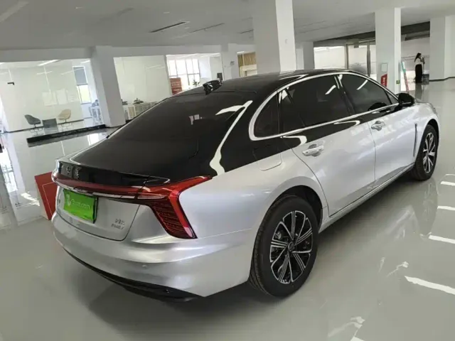 Hongqi H5 PHEV — Фото автомобиля 6