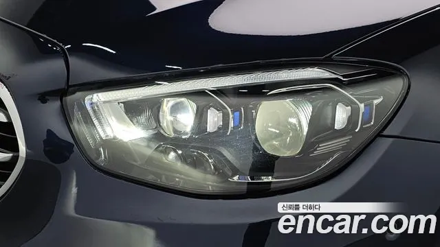 Mercedes-Benz E-Class — Фото автомобиля 16