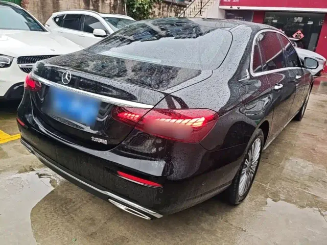 Mercedes-Benz E-Class — Фото автомобиля 6