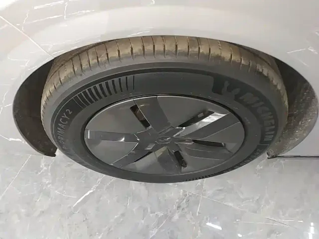 Li Auto MEGA — Фото автомобиля 22
