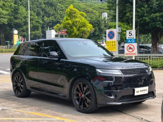 Land Rover Range Rover Sport — Фото автомобиля 3