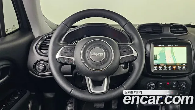 Jeep Renegade — Фото автомобиля 4