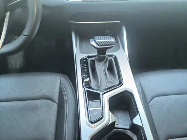 Geely Emgrand — Фото автомобиля 13