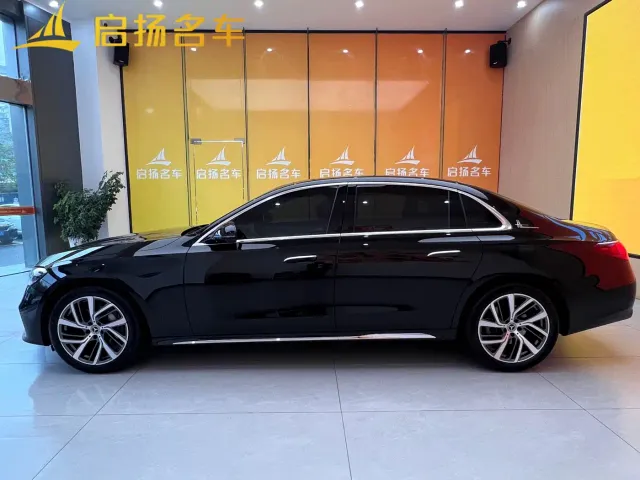 Mercedes-Benz E-Class — Фото автомобиля 5