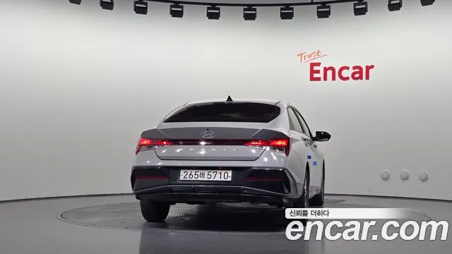 Hyundai Avante CN7 — Фото автомобиля 4
