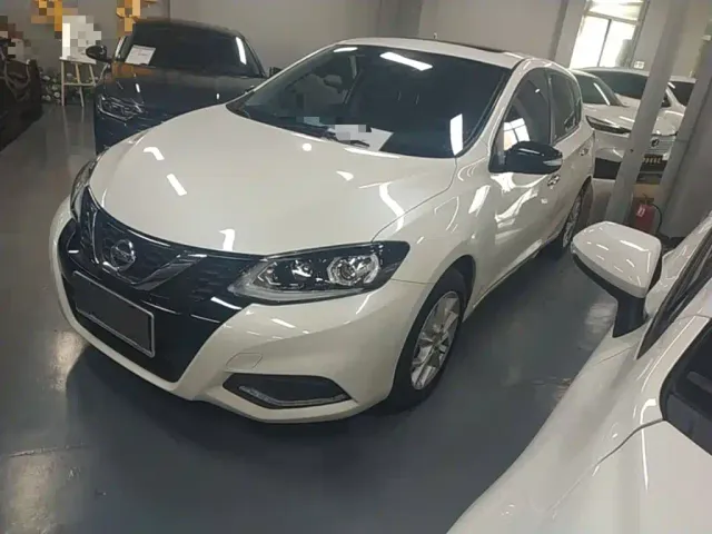 Фотография автомобиля — Nissan Tiida