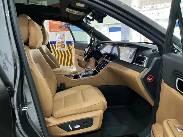 Li Auto ONE — Фото автомобиля 11