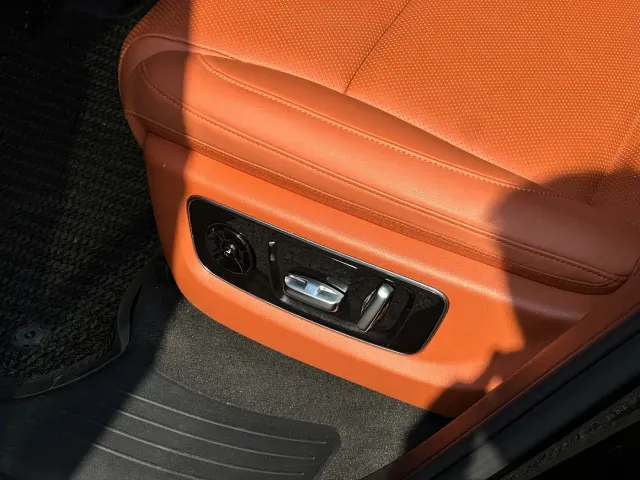 Li Auto L8 — Фото автомобиля 18