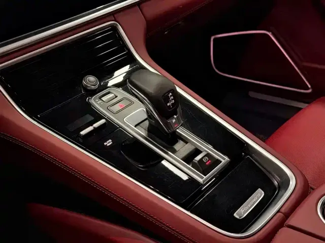 Porsche Panamera — Фото автомобиля 8