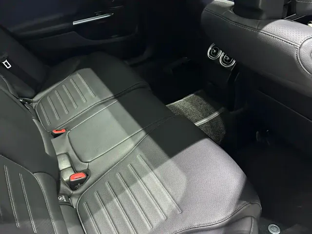 Mercedes-Benz C-Class — Фото автомобиля 9