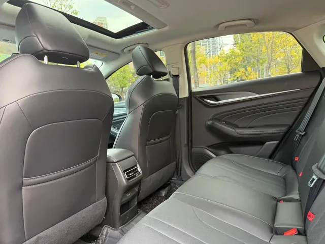 Changan Eado — Фото автомобиля 8