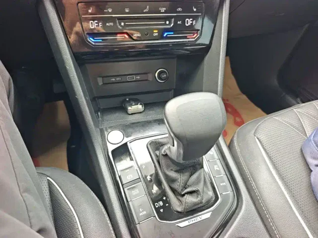 Volkswagen Tiguan L PHEV — Фото автомобиля 13
