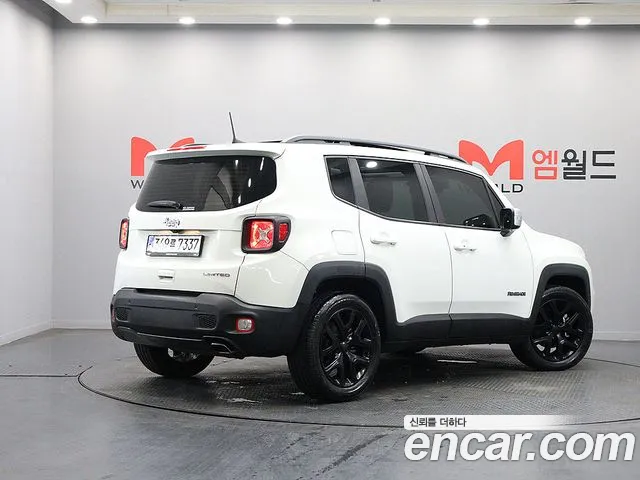 Jeep Renegade — Фото автомобиля 3