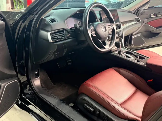 Honda Accord — Фото автомобиля 12