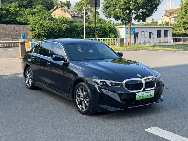BMW i3 — Фото автомобиля 3