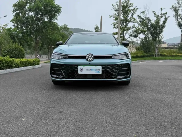 Volkswagen Passat — Фото автомобиля 2