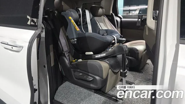 Kia Carnival Generation 4 — Фото автомобиля 11