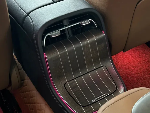 Mercedes-Benz E-Class — Фото автомобиля 12