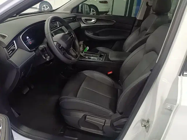 Roewe RX5 — Фото автомобиля 14