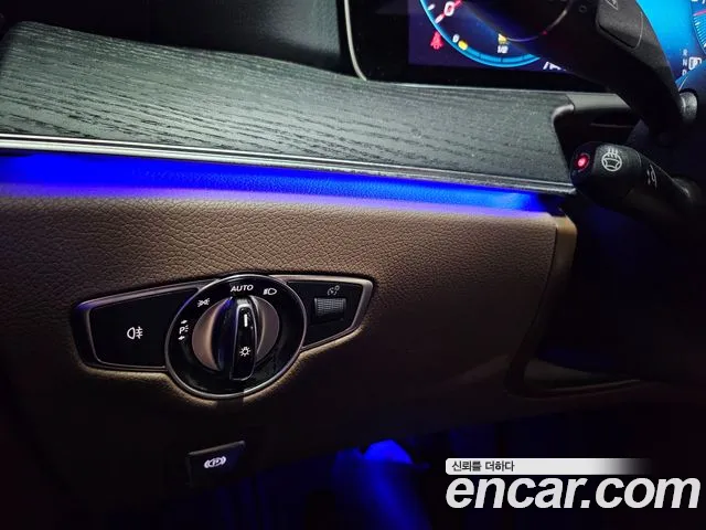 Mercedes-Benz E-Class — Фото автомобиля 9