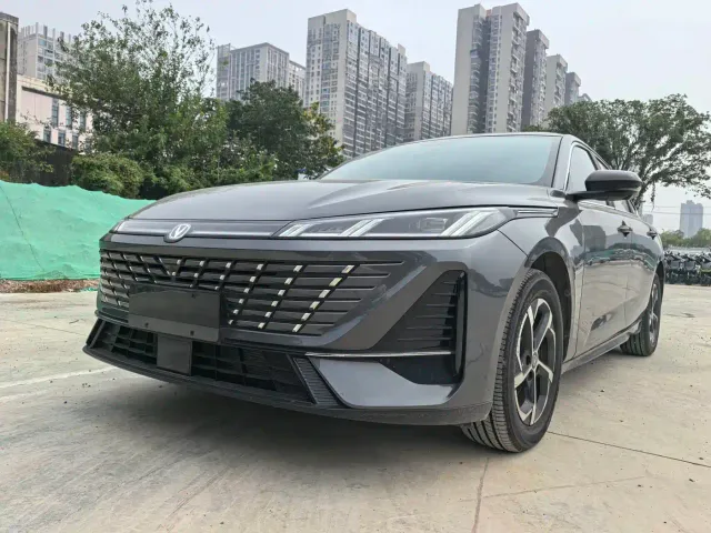 Фотография автомобиля — Changan Eado